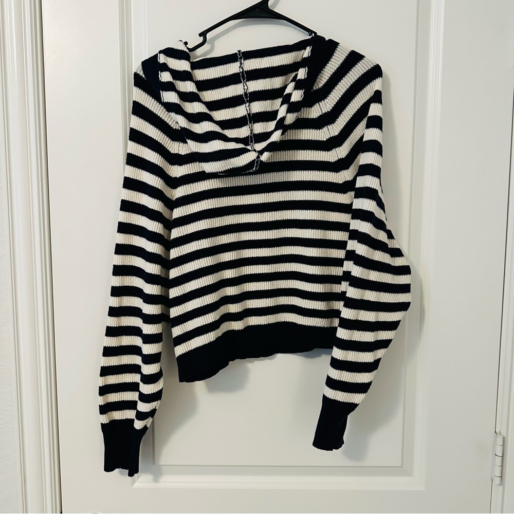 American Eagle Stripped Sweater Hoodie